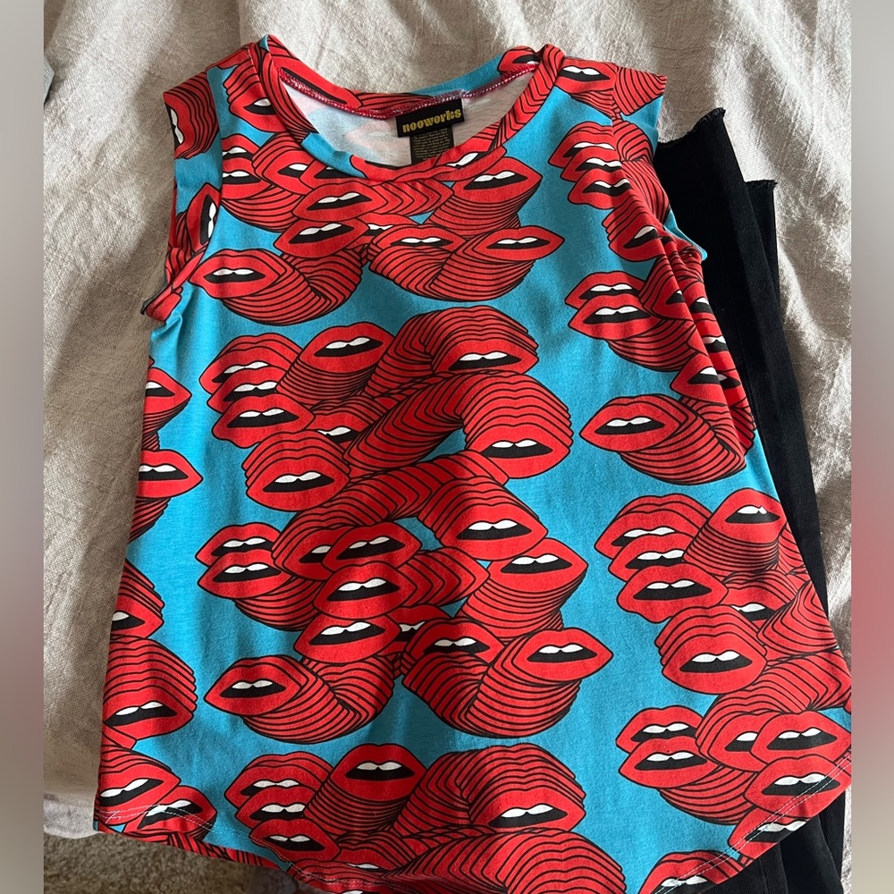 Nooworks Red and Blue Lip Print Muscle Tee